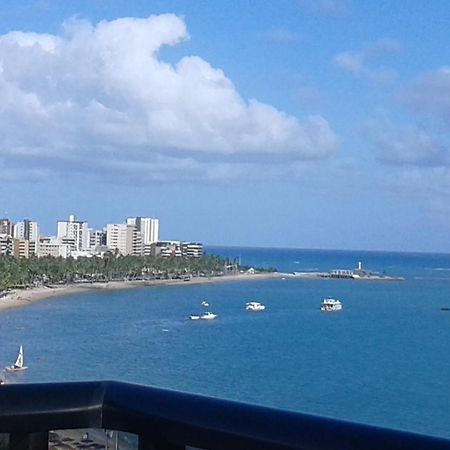 Na Beira Mar De Pajucara- Edif Neo- Apartamento Quarto E Sala- Tem Varanda - Vista Lateral Do Mar- Rua Julio Plech Filho 60 Esquina Com Avenida Doutor Antonio Gouveia - Consumo Eletrico E Pago No Ckeck-Out 1Kwh E 1,35 Reias Maceió Екстериор снимка