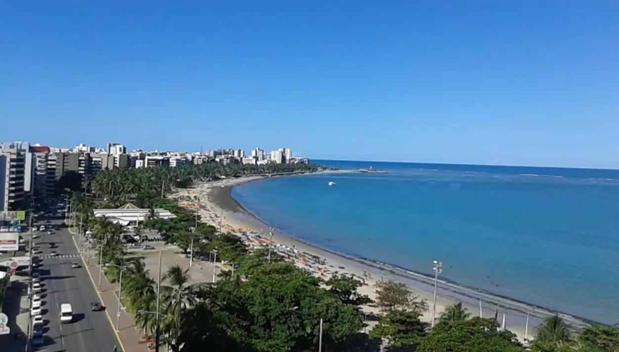 Na Beira Mar De Pajucara- Edif Neo- Apartamento Quarto E Sala- Tem Varanda - Vista Lateral Do Mar- Rua Julio Plech Filho 60 Esquina Com Avenida Doutor Antonio Gouveia - Consumo Eletrico E Pago No Ckeck-Out 1Kwh E 1,35 Reias Maceió Екстериор снимка