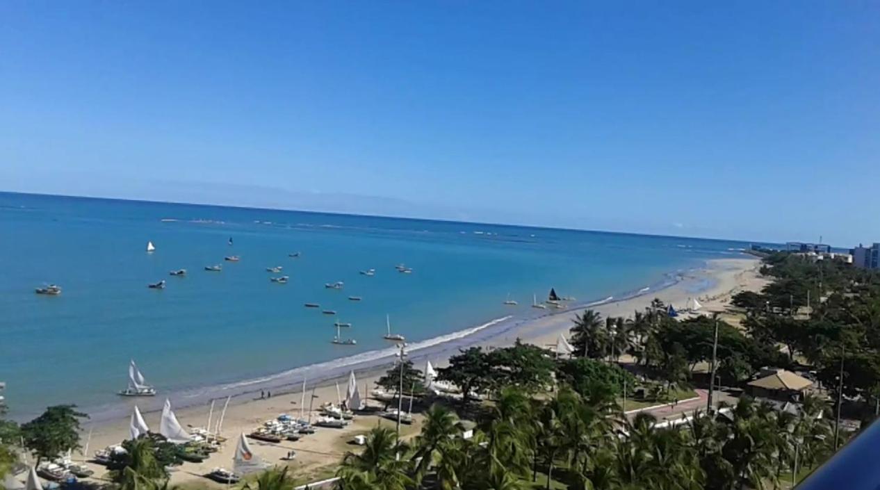 Na Beira Mar De Pajucara- Edif Neo- Apartamento Quarto E Sala- Tem Varanda - Vista Lateral Do Mar- Rua Julio Plech Filho 60 Esquina Com Avenida Doutor Antonio Gouveia - Consumo Eletrico E Pago No Ckeck-Out 1Kwh E 1,35 Reias Maceió Екстериор снимка