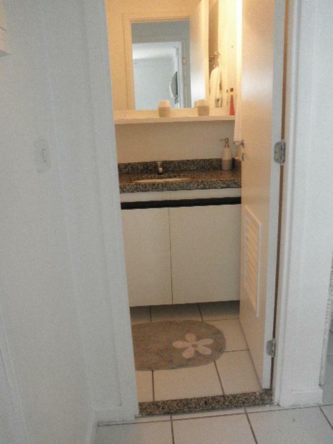 Na Beira Mar De Pajucara- Edif Neo- Apartamento Quarto E Sala- Tem Varanda - Vista Lateral Do Mar- Rua Julio Plech Filho 60 Esquina Com Avenida Doutor Antonio Gouveia - Consumo Eletrico E Pago No Ckeck-Out 1Kwh E 1,35 Reias Maceió Екстериор снимка