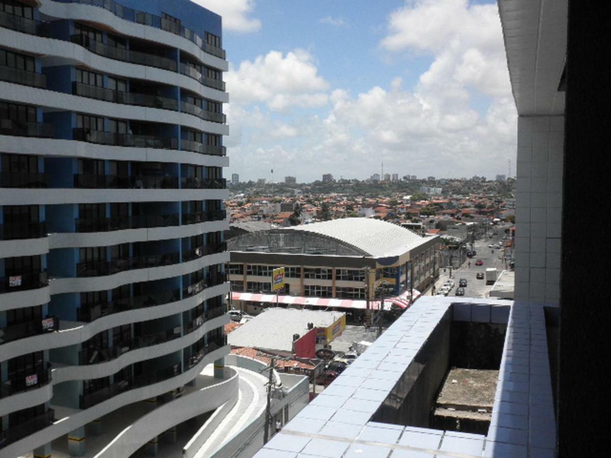 Na Beira Mar De Pajucara- Edif Neo- Apartamento Quarto E Sala- Tem Varanda - Vista Lateral Do Mar- Rua Julio Plech Filho 60 Esquina Com Avenida Doutor Antonio Gouveia - Consumo Eletrico E Pago No Ckeck-Out 1Kwh E 1,35 Reias Maceió Екстериор снимка